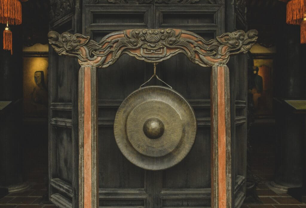 Antiker Gong hängend